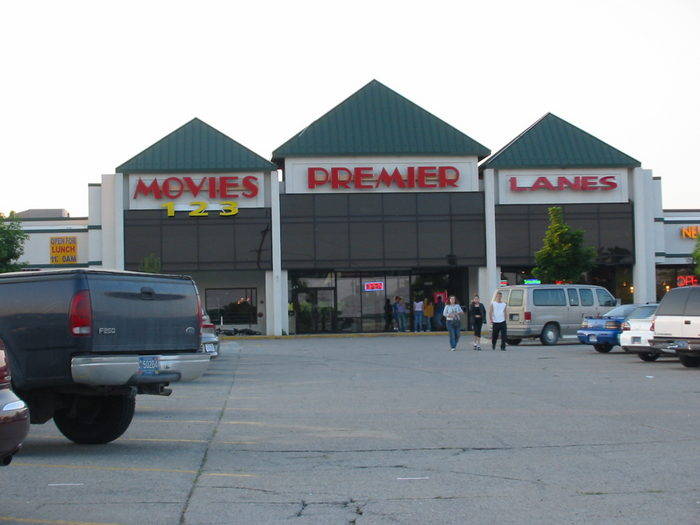 Premier Theaters (Chesterfield Cinemas 1-2-3) - June 2002 Photo (newer photo)